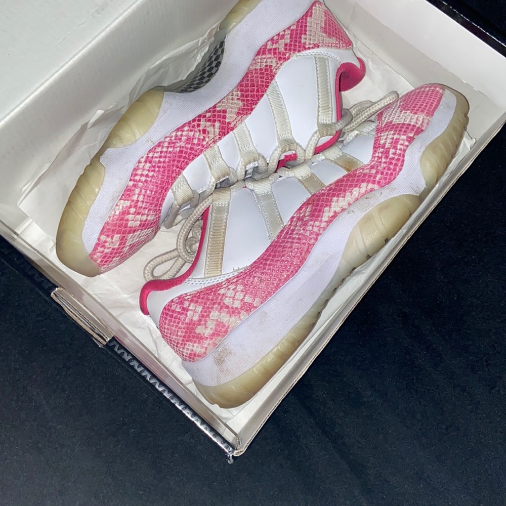 Woman’s Air Jordan, Size 8, Pink & White